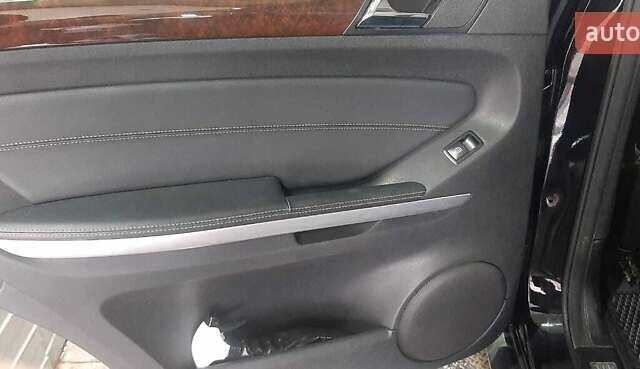 Черный Мерседес ГЛ-класс, объемом двигателя 2.99 л и пробегом 60 тыс. км за 12500 $, фото 12 на Automoto.ua