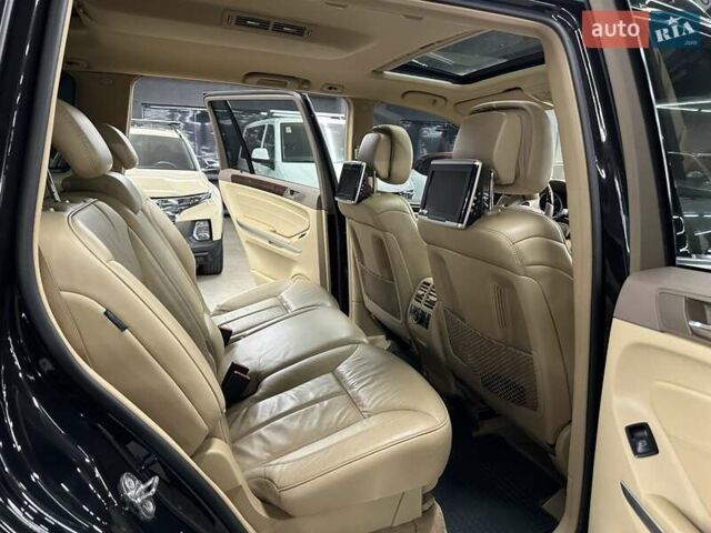 Черный Мерседес ГЛ-класс, объемом двигателя 5.46 л и пробегом 205 тыс. км за 16500 $, фото 28 на Automoto.ua