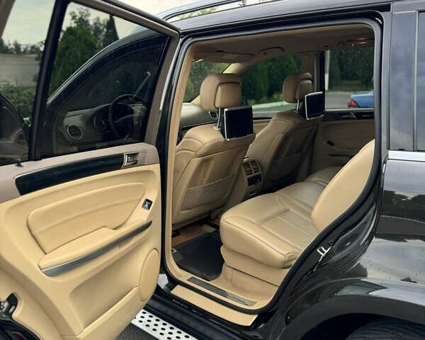 Черный Мерседес ГЛ-класс, объемом двигателя 5.46 л и пробегом 227 тыс. км за 21900 $, фото 9 на Automoto.ua