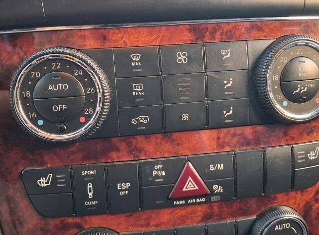 Мерседес ГЛ-Клас 2011 у Броварах на Automoto.ua Чорний Мерседес ГЛ-Клас, об'ємом двигуна 3 л та пробігом 365 тис. км за 18200 $, фото 13 на Automoto.ua