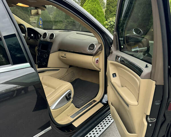 Черный Мерседес ГЛ-класс, объемом двигателя 5.46 л и пробегом 227 тыс. км за 21900 $, фото 20 на Automoto.ua