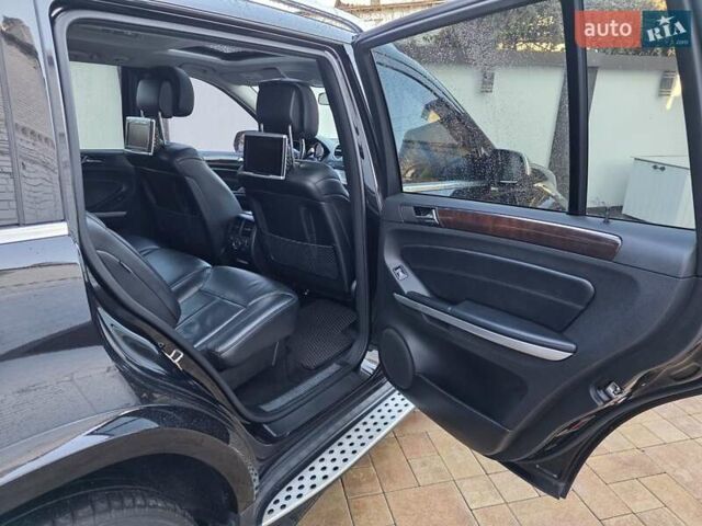 Черный Мерседес ГЛ-класс, объемом двигателя 5.5 л и пробегом 130 тыс. км за 15000 $, фото 2 на Automoto.ua