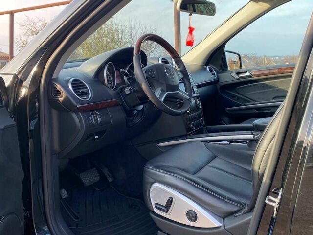 Черный Мерседес ГЛ-класс, объемом двигателя 3 л и пробегом 190 тыс. км за 25000 $, фото 5 на Automoto.ua