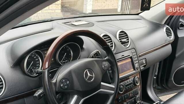 Чорний Мерседес ГЛ-Клас, об'ємом двигуна 5.46 л та пробігом 180 тис. км за 15300 $, фото 27 на Automoto.ua