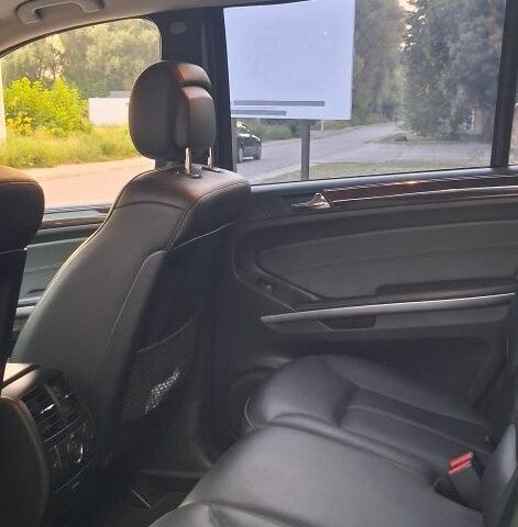 Мерседес ГЛ-Клас 2011 у Броварах на Automoto.ua Чорний Мерседес ГЛ-Клас, об'ємом двигуна 3 л та пробігом 365 тис. км за 18200 $, фото 15 на Automoto.ua