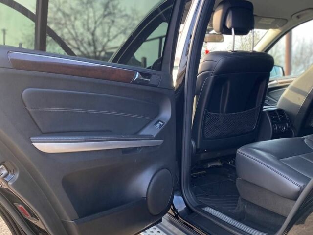 Черный Мерседес ГЛ-класс, объемом двигателя 3 л и пробегом 190 тыс. км за 25000 $, фото 7 на Automoto.ua