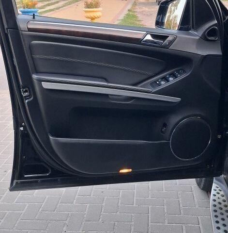 Мерседес ГЛ-Клас 2011 у Броварах на Automoto.ua Чорний Мерседес ГЛ-Клас, об'ємом двигуна 3 л та пробігом 365 тис. км за 18200 $, фото 10 на Automoto.ua