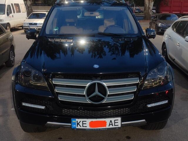 Черный Мерседес ГЛ-класс, объемом двигателя 5.5 л и пробегом 160 тыс. км за 37025 $, фото 1 на Automoto.ua