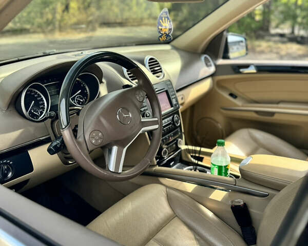 Черный Мерседес ГЛ-класс, объемом двигателя 5.46 л и пробегом 227 тыс. км за 21900 $, фото 28 на Automoto.ua