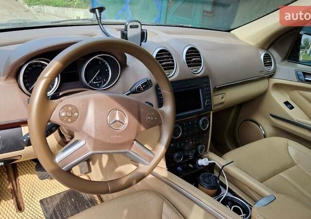 Черный Мерседес ГЛ-класс, объемом двигателя 3 л и пробегом 220 тыс. км за 18500 $, фото 1 на Automoto.ua