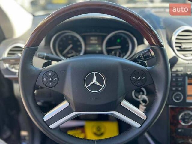 Черный Мерседес ГЛ-класс, объемом двигателя 2.99 л и пробегом 306 тыс. км за 18800 $, фото 10 на Automoto.ua