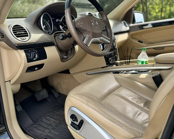 Черный Мерседес ГЛ-класс, объемом двигателя 5.46 л и пробегом 227 тыс. км за 21900 $, фото 41 на Automoto.ua