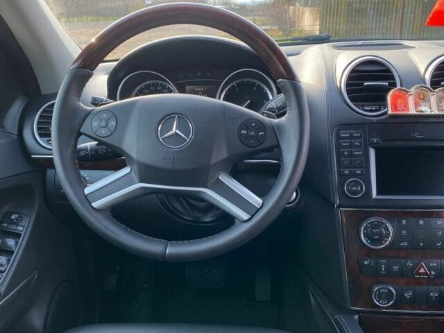 Черный Мерседес ГЛ-класс, объемом двигателя 3 л и пробегом 190 тыс. км за 25000 $, фото 15 на Automoto.ua