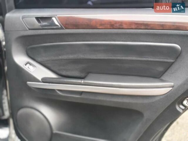 Чорний Мерседес ГЛ-Клас, об'ємом двигуна 5.46 л та пробігом 180 тис. км за 15300 $, фото 32 на Automoto.ua