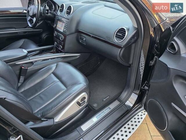 Черный Мерседес ГЛ-класс, объемом двигателя 5.5 л и пробегом 130 тыс. км за 15000 $, фото 3 на Automoto.ua