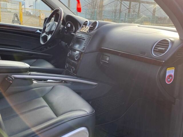 Черный Мерседес ГЛ-класс, объемом двигателя 3 л и пробегом 190 тыс. км за 25000 $, фото 12 на Automoto.ua