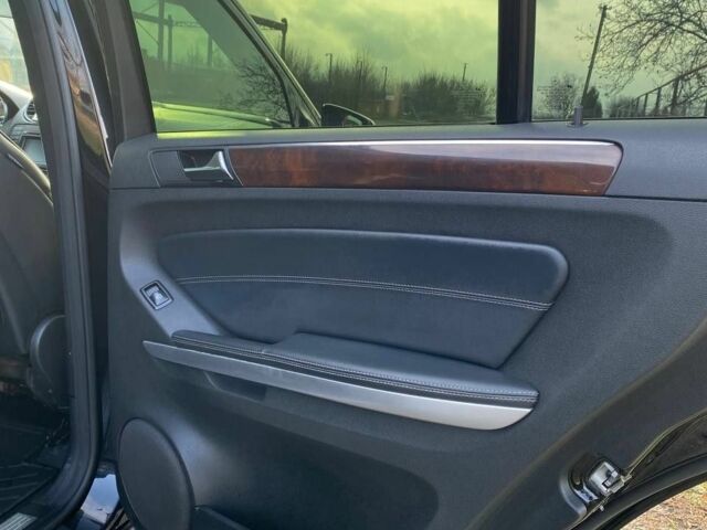 Черный Мерседес ГЛ-класс, объемом двигателя 3 л и пробегом 190 тыс. км за 25000 $, фото 10 на Automoto.ua