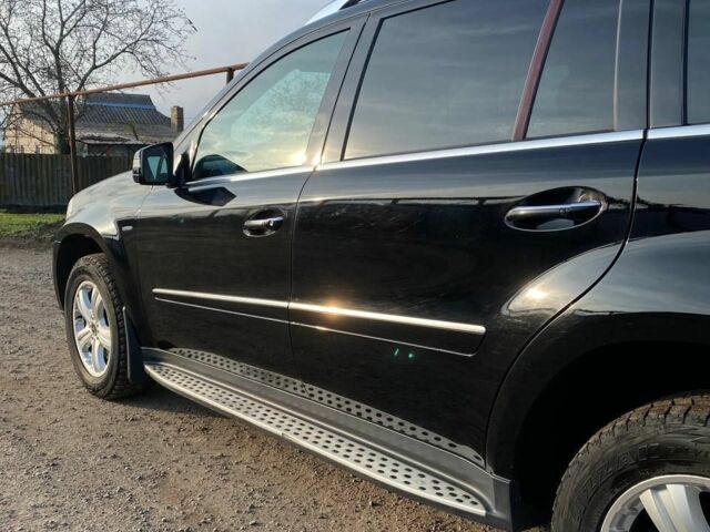 Черный Мерседес ГЛ-класс, объемом двигателя 3 л и пробегом 190 тыс. км за 25000 $, фото 4 на Automoto.ua