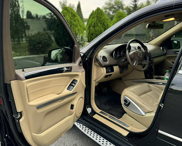 Черный Мерседес ГЛ-класс, объемом двигателя 5.46 л и пробегом 227 тыс. км за 21900 $, фото 10 на Automoto.ua