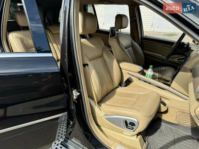 Черный Мерседес ГЛ-класс, объемом двигателя 5.46 л и пробегом 227 тыс. км за 21900 $, фото 30 на Automoto.ua