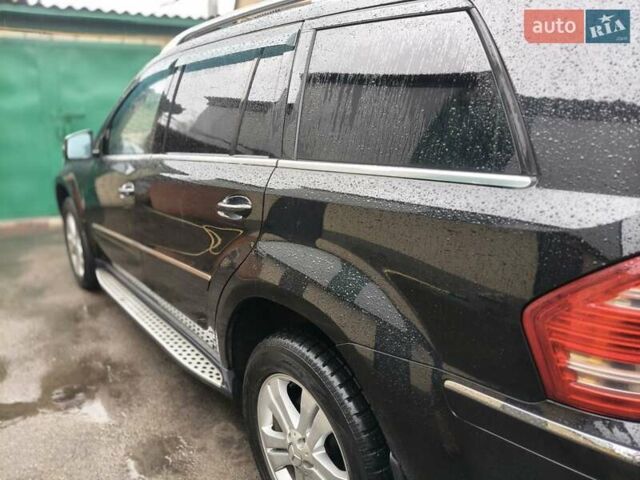 Чорний Мерседес ГЛ-Клас, об'ємом двигуна 5.46 л та пробігом 180 тис. км за 15300 $, фото 13 на Automoto.ua