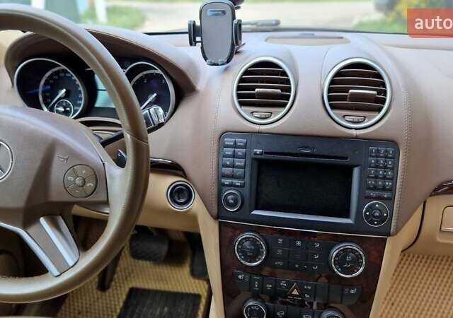 Черный Мерседес ГЛ-класс, объемом двигателя 3 л и пробегом 220 тыс. км за 18500 $, фото 3 на Automoto.ua