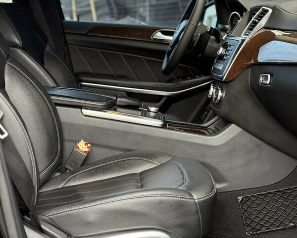 Черный Мерседес ГЛ-класс, объемом двигателя 2.99 л и пробегом 199 тыс. км за 24300 $, фото 24 на Automoto.ua