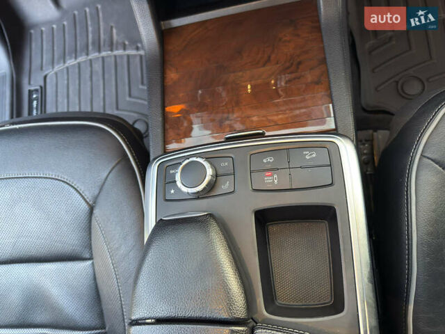 Черный Мерседес ГЛ-класс, объемом двигателя 4.66 л и пробегом 151 тыс. км за 24500 $, фото 11 на Automoto.ua