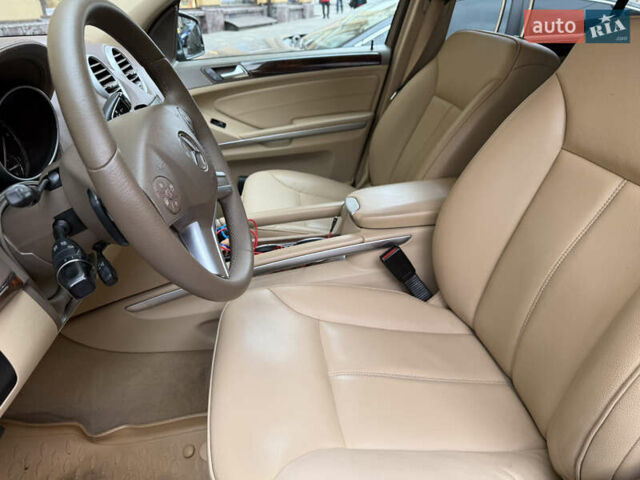 Черный Мерседес ГЛ-класс, объемом двигателя 3 л и пробегом 219 тыс. км за 15000 $, фото 4 на Automoto.ua