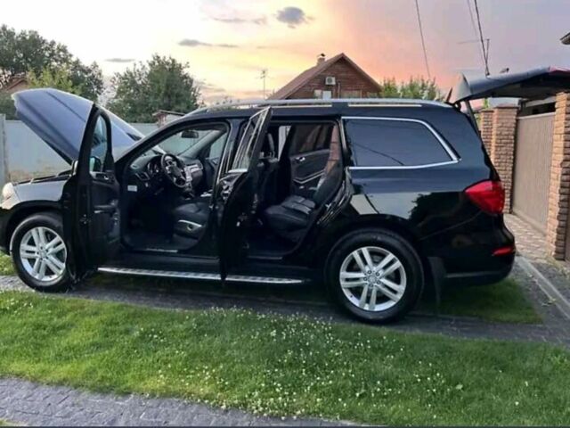 Чорний Мерседес ГЛ-Клас, об'ємом двигуна 5 л та пробігом 157 тис. км за 20999 $, фото 3 на Automoto.ua