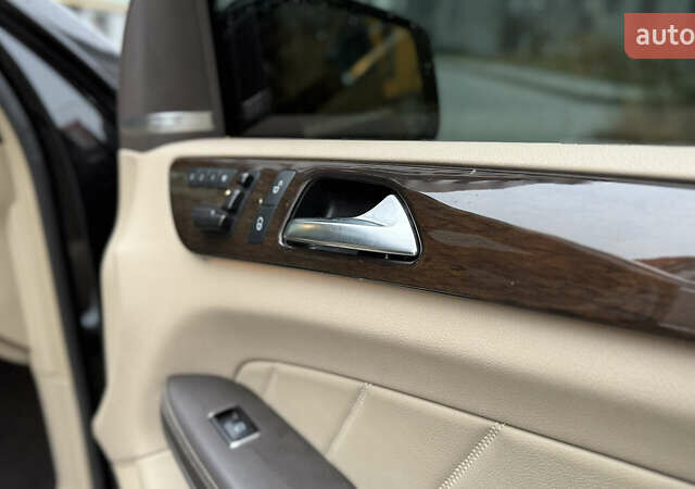 Черный Мерседес ГЛ-класс, объемом двигателя 3 л и пробегом 255 тыс. км за 22950 $, фото 52 на Automoto.ua