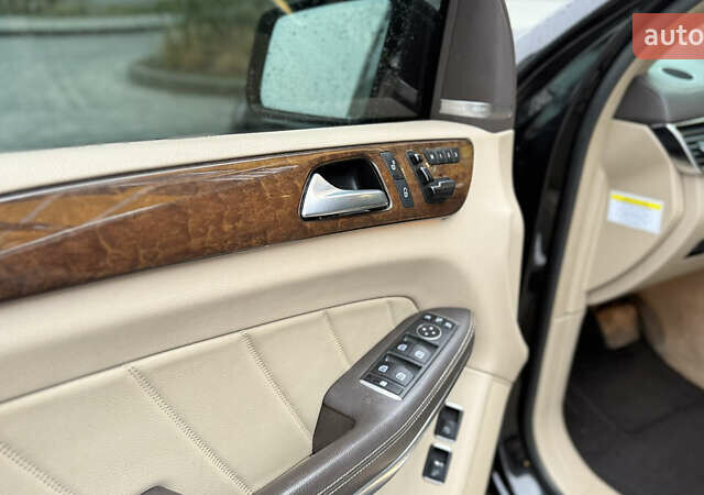 Черный Мерседес ГЛ-класс, объемом двигателя 3 л и пробегом 255 тыс. км за 22950 $, фото 29 на Automoto.ua