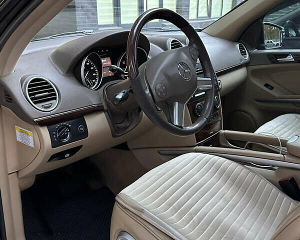 Черный Мерседес ГЛ-класс, объемом двигателя 2.99 л и пробегом 230 тыс. км за 20800 $, фото 6 на Automoto.ua