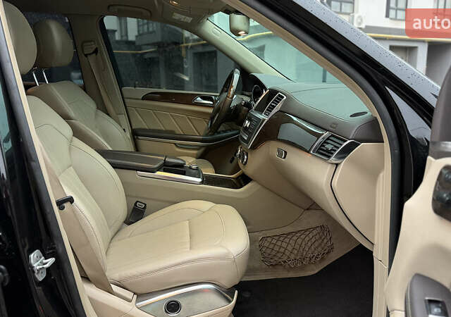 Черный Мерседес ГЛ-класс, объемом двигателя 3 л и пробегом 255 тыс. км за 22950 $, фото 47 на Automoto.ua