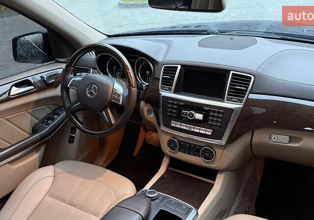 Черный Мерседес ГЛ-класс, объемом двигателя 3 л и пробегом 255 тыс. км за 22950 $, фото 45 на Automoto.ua