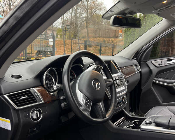 Чорний Мерседес ГЛ-Клас, об'ємом двигуна 4.66 л та пробігом 170 тис. км за 20000 $, фото 7 на Automoto.ua