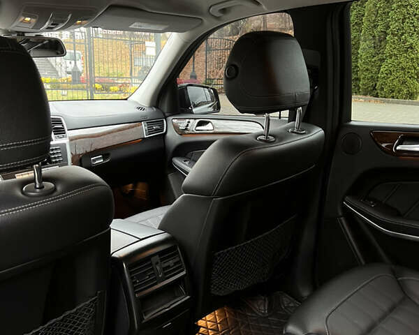 Чорний Мерседес ГЛ-Клас, об'ємом двигуна 4.66 л та пробігом 170 тис. км за 20000 $, фото 9 на Automoto.ua