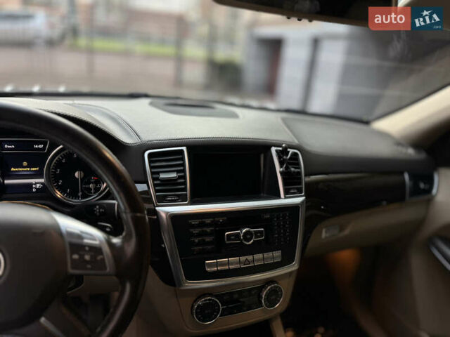 Черный Мерседес ГЛ-класс, объемом двигателя 4.5 л и пробегом 181 тыс. км за 25000 $, фото 17 на Automoto.ua
