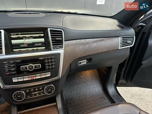 Черный Мерседес ГЛ-класс, объемом двигателя 3 л и пробегом 215 тыс. км за 21750 $, фото 50 на Automoto.ua