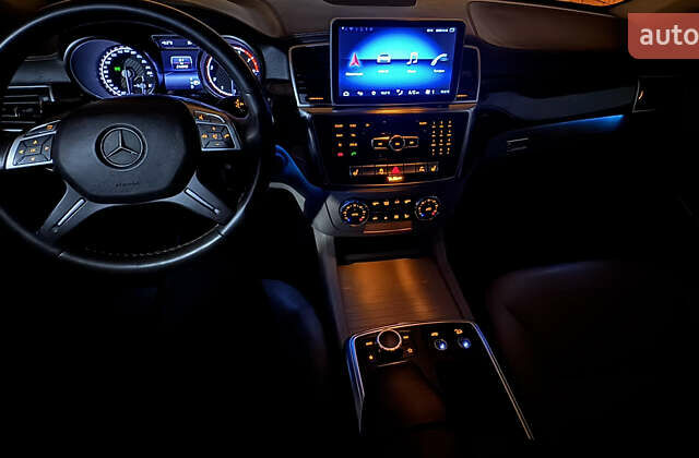 Черный Мерседес ГЛ-класс, объемом двигателя 4.7 л и пробегом 215 тыс. км за 24500 $, фото 32 на Automoto.ua