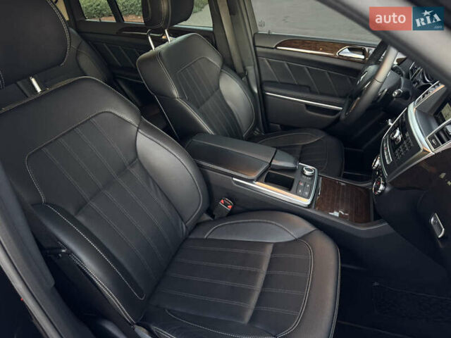 Черный Мерседес ГЛ-класс, объемом двигателя 2.99 л и пробегом 266 тыс. км за 23800 $, фото 52 на Automoto.ua