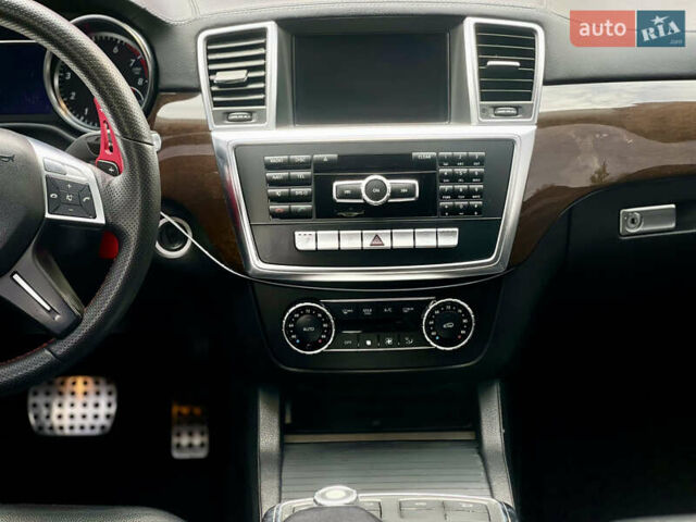 Мерседес ГЛ-Клас 2013 у Києві на Automoto.ua Чорний Мерседес ГЛ-Клас, об'ємом двигуна 4.66 л та пробігом 280 тис. км за 19500 $, фото 34 на Automoto.ua