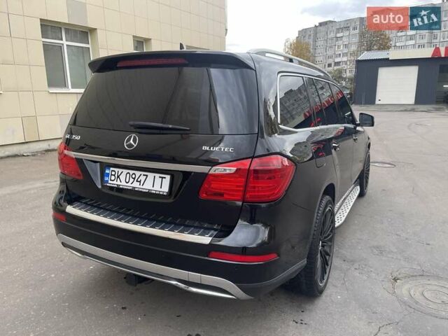 Мерседес ГЛ-класс 2013 в Ровно на Automoto.ua Черный Мерседес ГЛ-класс, объемом двигателя 2.99 л и пробегом 240 тыс. км за 25700 $, фото 62 на Automoto.ua