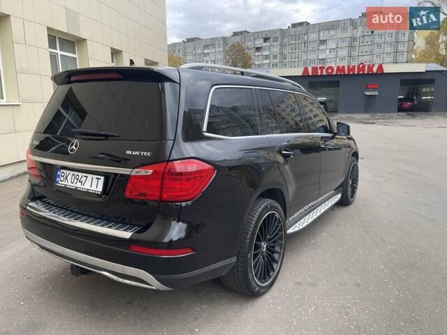 Мерседес ГЛ-класс 2013 в Ровно на Automoto.ua Черный Мерседес ГЛ-класс, объемом двигателя 2.99 л и пробегом 240 тыс. км за 25700 $, фото 11 на Automoto.ua