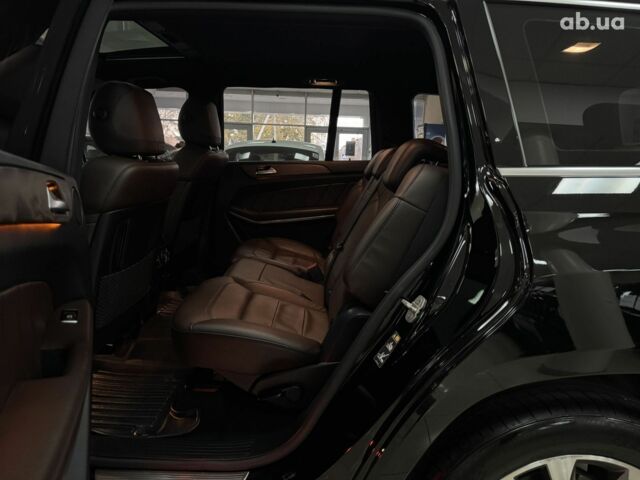 Черный Мерседес ГЛ-класс, объемом двигателя 0 л и пробегом 126 тыс. км за 30000 $, фото 6 на Automoto.ua
