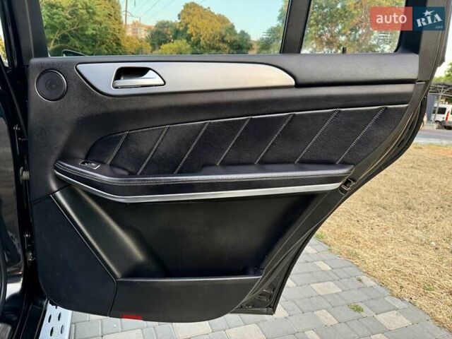 Черный Мерседес ГЛ-класс, объемом двигателя 3 л и пробегом 208 тыс. км за 26800 $, фото 56 на Automoto.ua