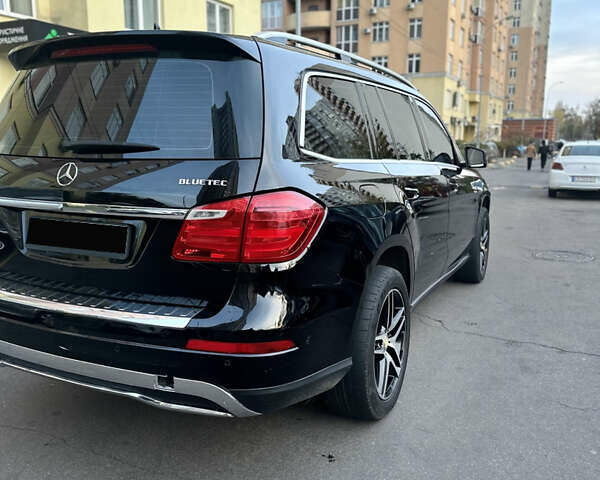 Черный Мерседес ГЛ-класс, объемом двигателя 2.99 л и пробегом 320 тыс. км за 21999 $, фото 4 на Automoto.ua