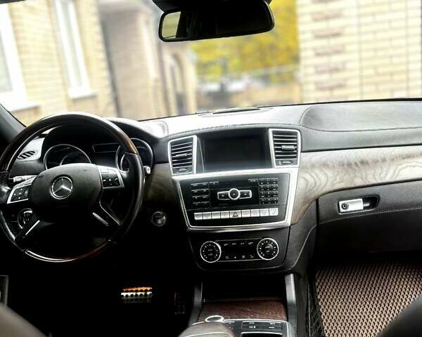 Черный Мерседес ГЛ-класс, объемом двигателя 4.7 л и пробегом 213 тыс. км за 27500 $, фото 6 на Automoto.ua