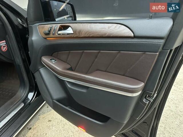 Черный Мерседес ГЛ-класс, объемом двигателя 3 л и пробегом 215 тыс. км за 21750 $, фото 57 на Automoto.ua