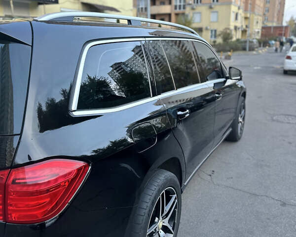 Черный Мерседес ГЛ-класс, объемом двигателя 2.99 л и пробегом 320 тыс. км за 21999 $, фото 2 на Automoto.ua